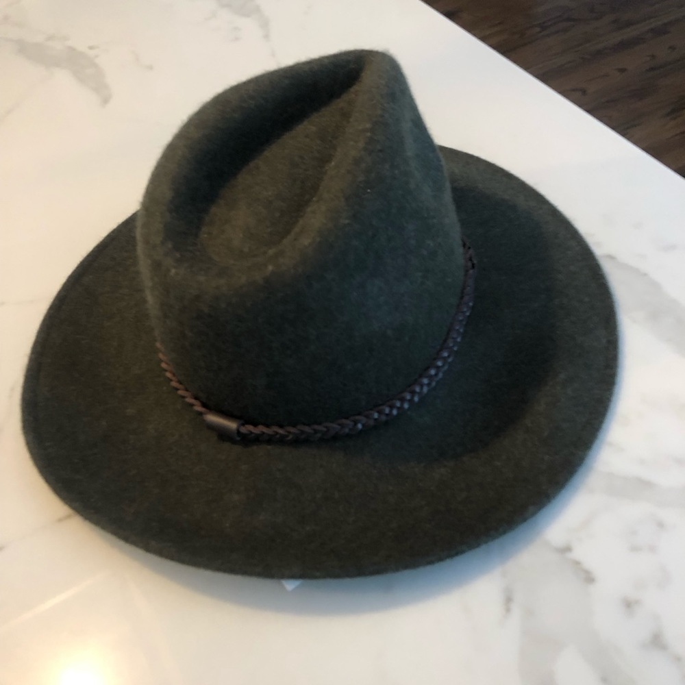 BNWT Barbour Tack Fedora in Olive